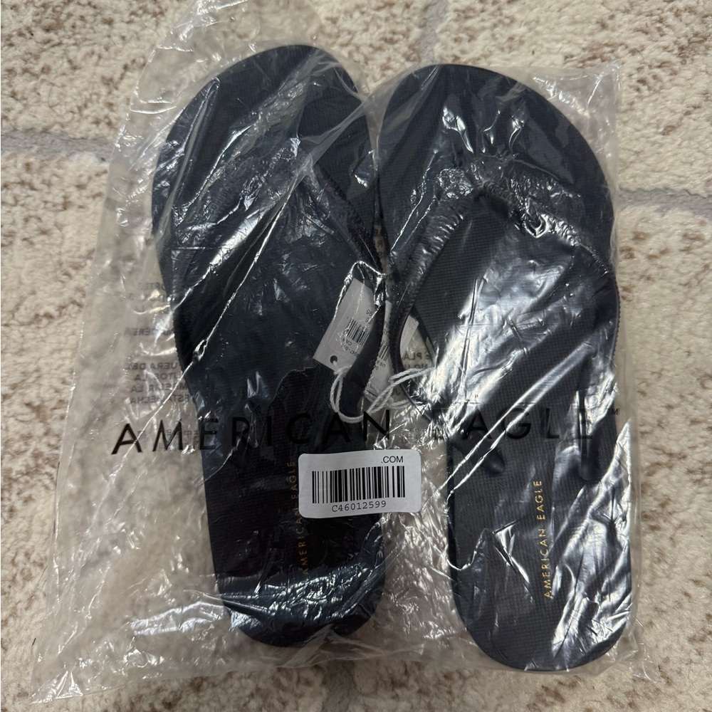 American Eagle flip flops